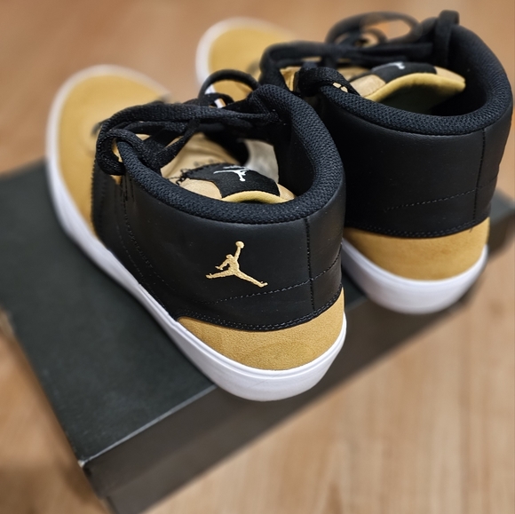 Jordan Series.03 Mid "Element Gold" - Picture 4 of 5